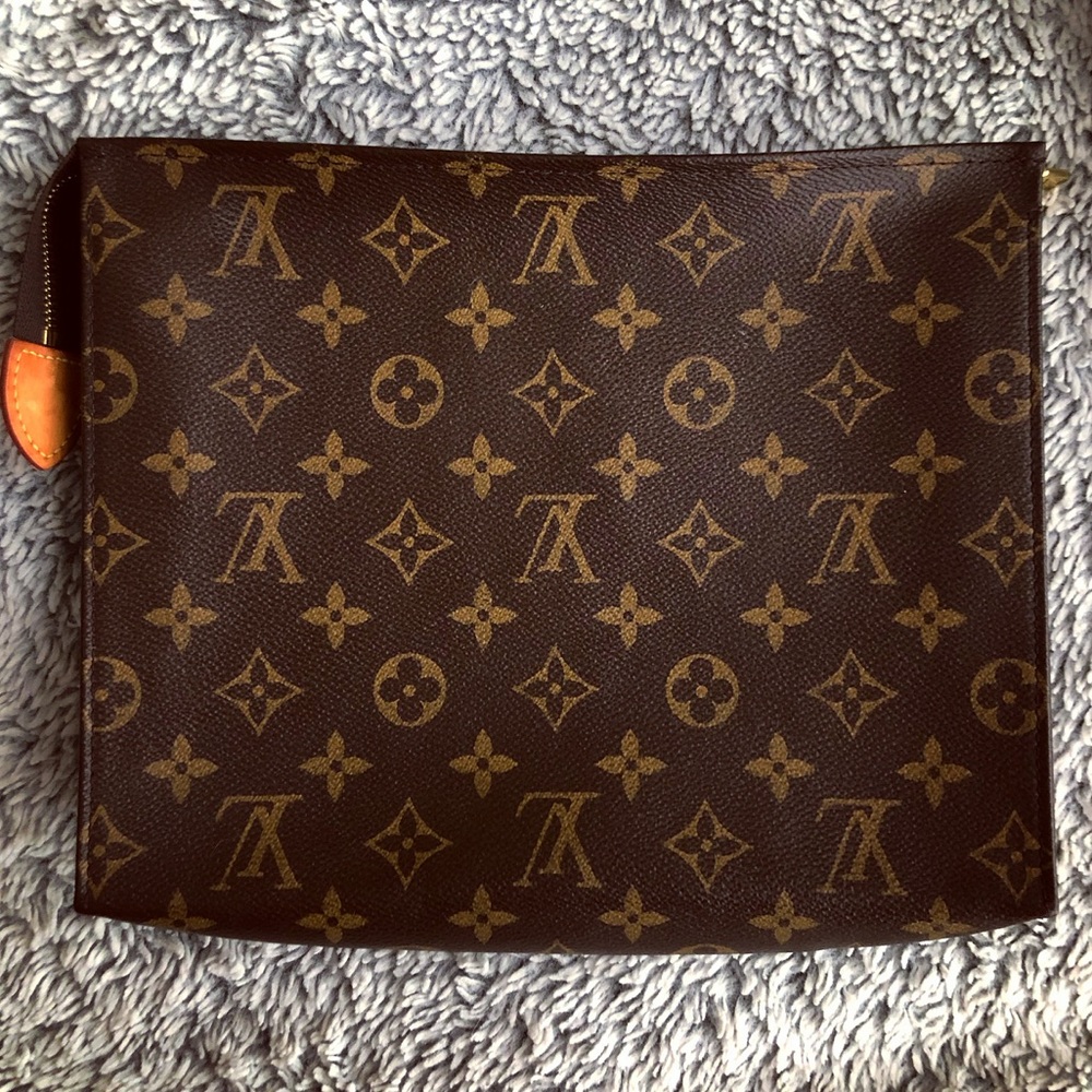 Louis Vuitton Clutch